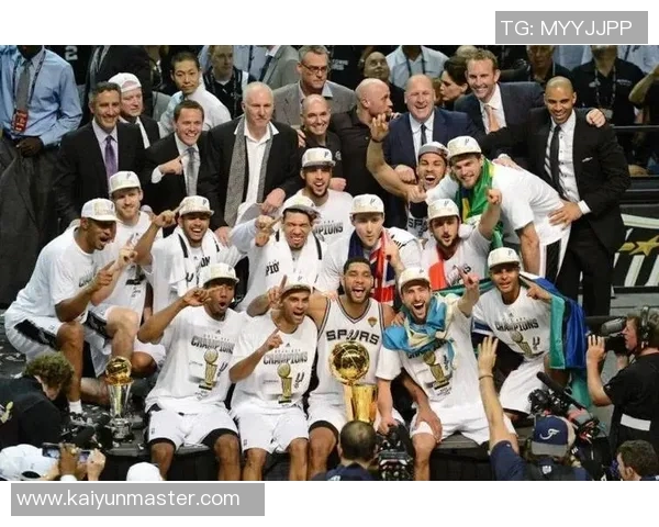 团队篮球显威力马刺在文班缺席情况下依然强势前行暂列西部第四 团队篮球显威力马刺在文班缺席情况下依然强势前行暂列西部第四