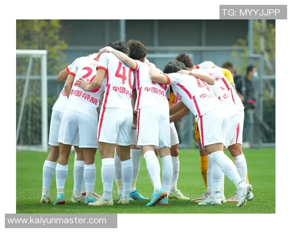 海港队训练照曝光加布里埃尔热情竖大拇指展现团队士气