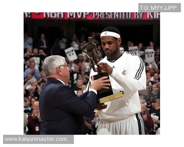 铁林：论MVP球员退役球衣的重要性以KD和KG为例